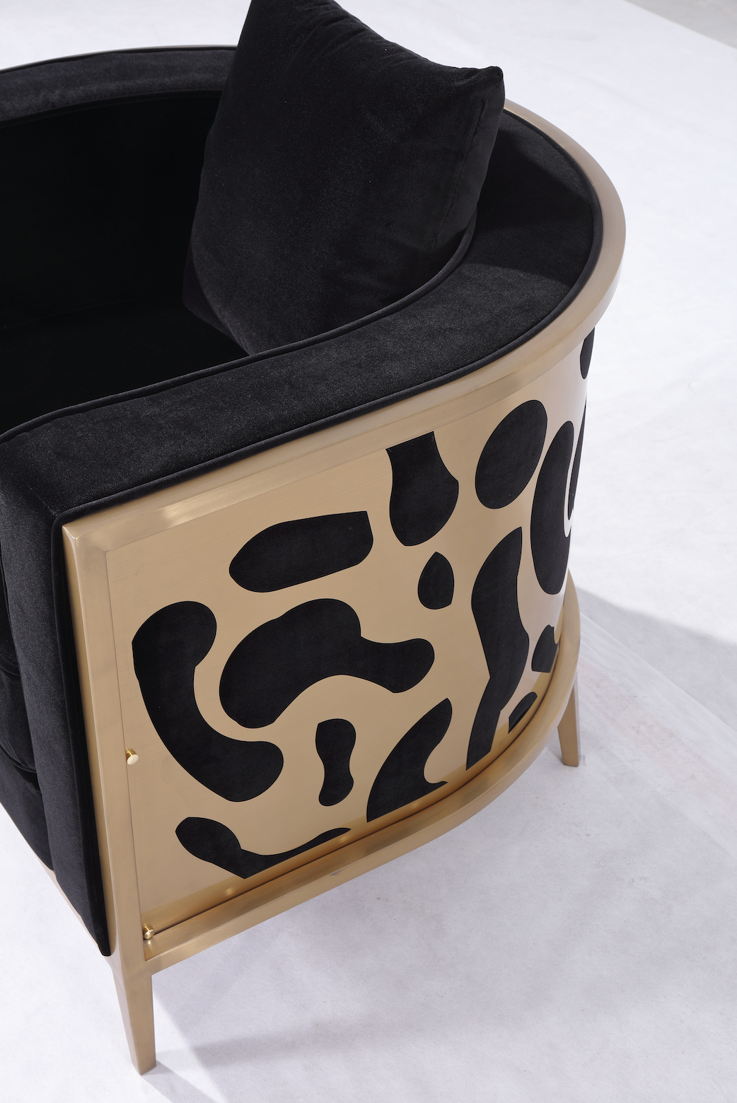 Bernice Black Full Size Accent Chair