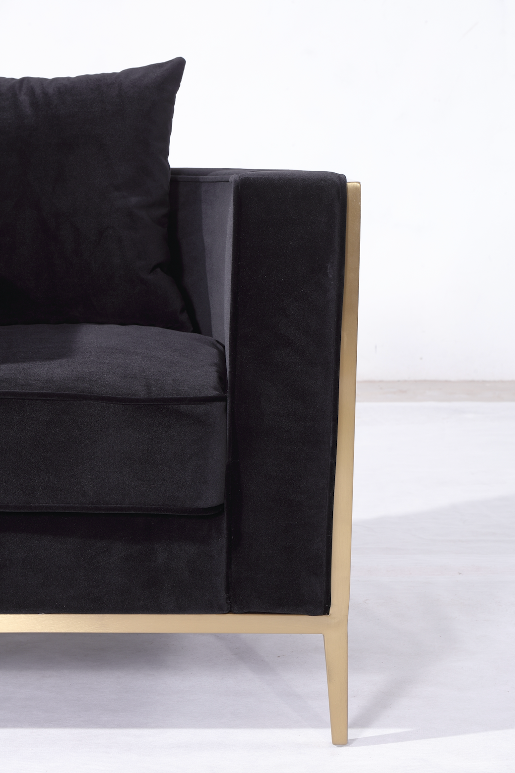 Bernice Black Full Size Accent Chair