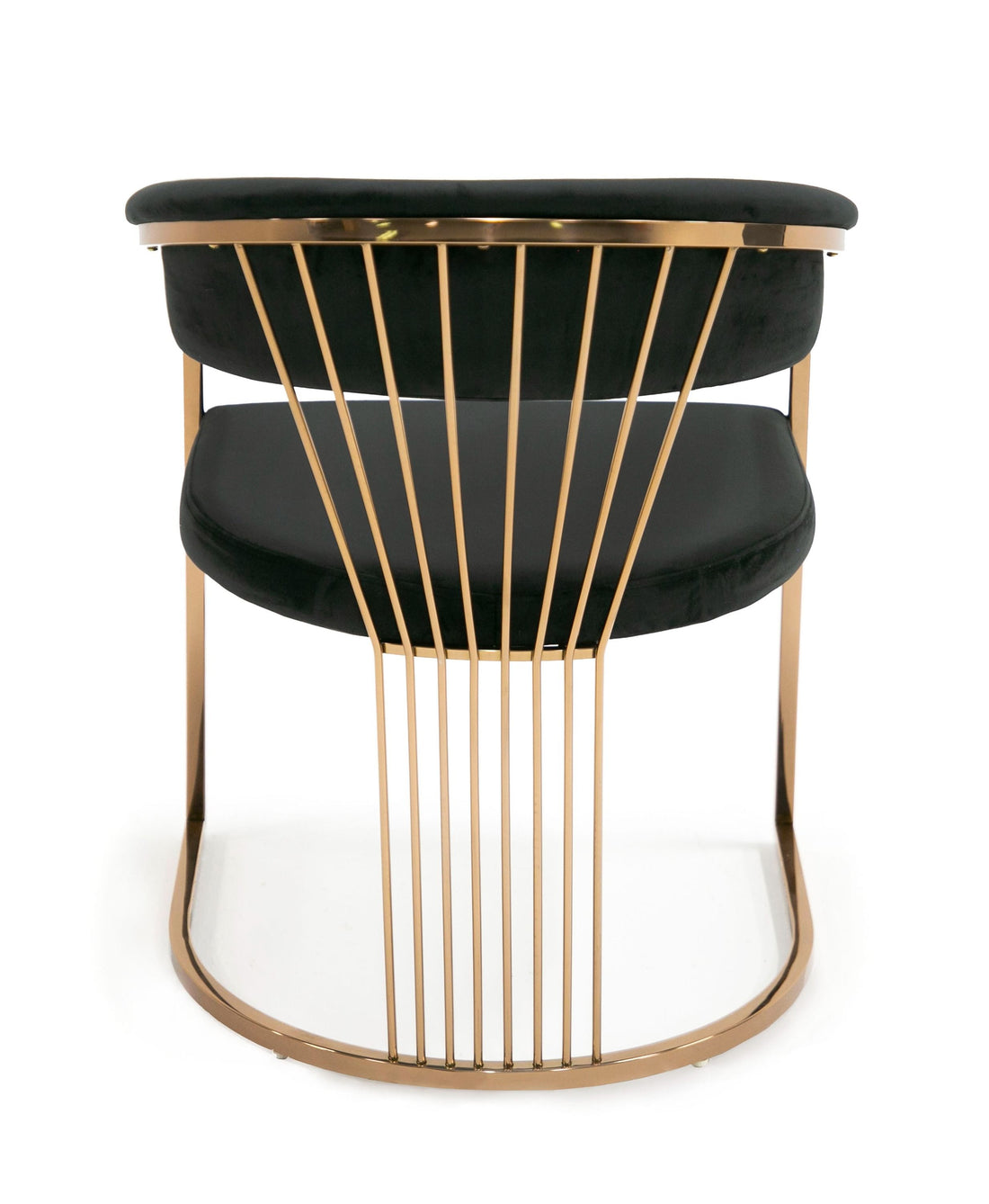 A Modern Fusion: Enhancing Your Dining Space with Simple Tables and Bold Chairs